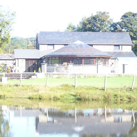 The Countryman Inn ラントリサント エクステリア 写真