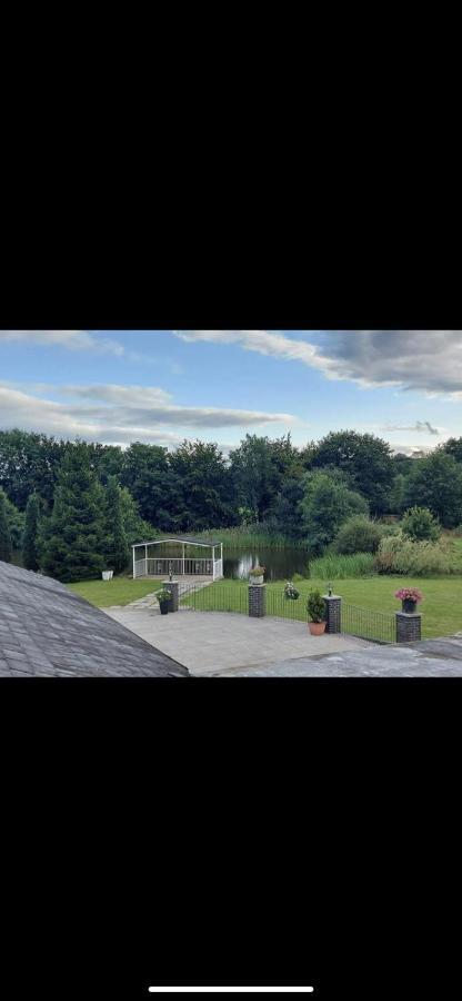 The Countryman Inn ラントリサント エクステリア 写真